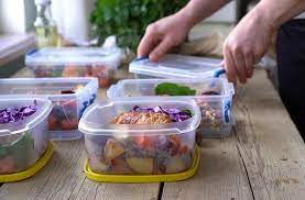 meals sorted into tubber ware containers.